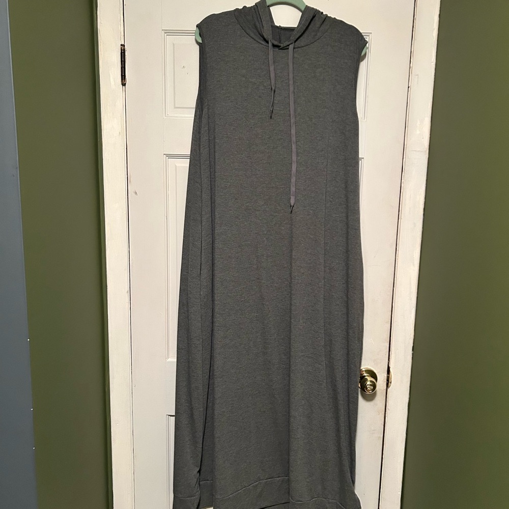 Sleeveless Gray Maxi Dress with Hood